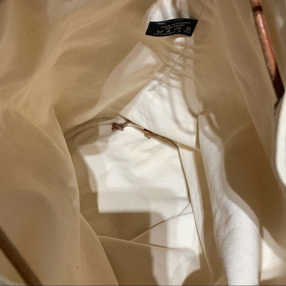 Hermès
Bucket Drawstring Off White Canvas Shoulder Bag - Picture 8 of 10